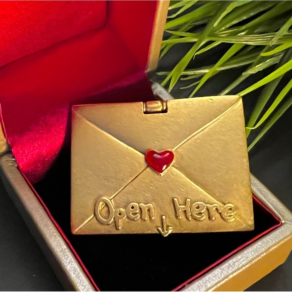 Vintage AJC Brooch Pin - OPEN HERE HEART #1 MOM Gold Tone Brooch - Picture 8 of 8